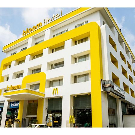 Bloom Hotel - Jammu Exteriör bild